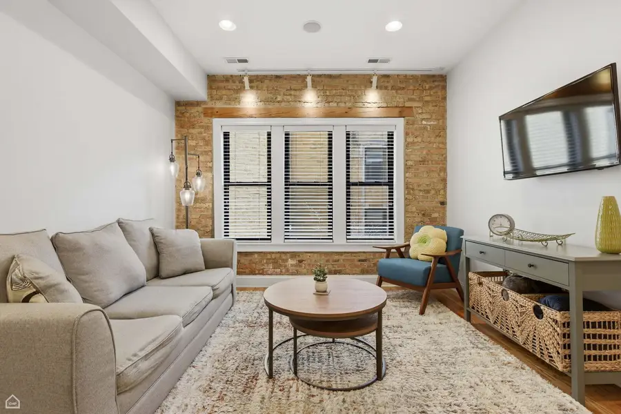 1360 W Estes Avenue #2N, Chicago, IL 60626 - #3