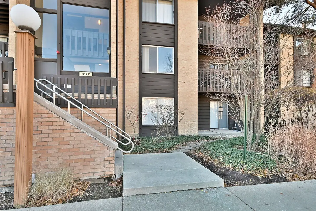 6177 Knoll Wood Road #102, Willowbrook, IL 60527 - Image #1