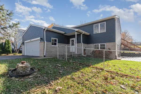 135 Lotus Drive, Lakemoor, IL 60051