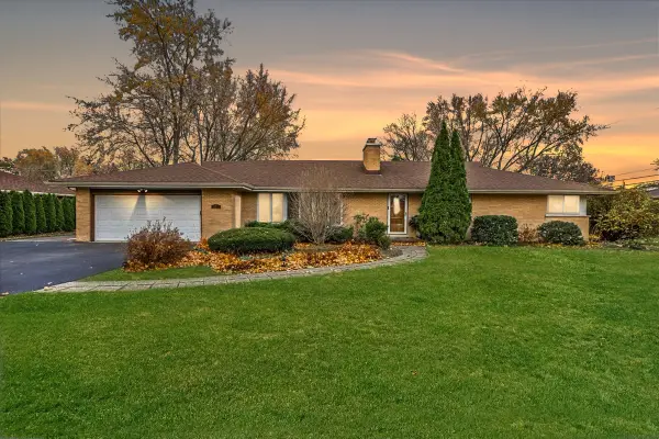 17 N Wildwood Drive, Prospect Heights, IL 60070