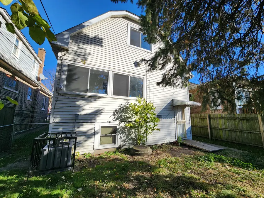 9350 S Manistee Avenue, Chicago, IL 60617 - Image #2