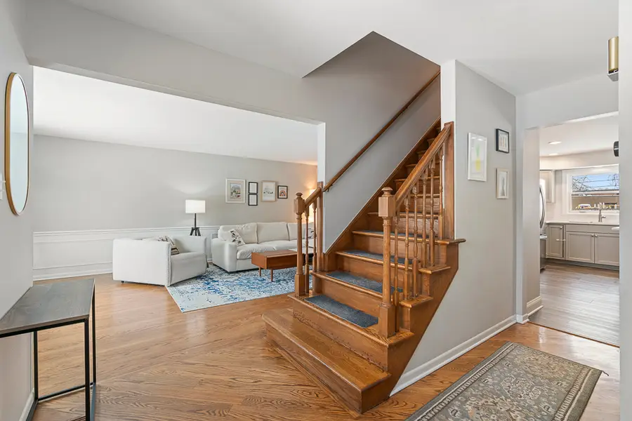 1720 N Burning Bush Lane, Mount Prospect, IL 60056 - Image #2