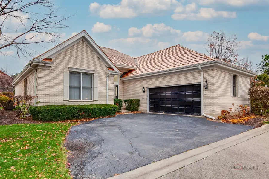 1 Hotchkiss Court, Lincolnshire, IL 60069 - Image #2