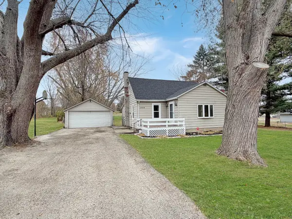 1534 W Fairview Road, Freeport, IL 61032