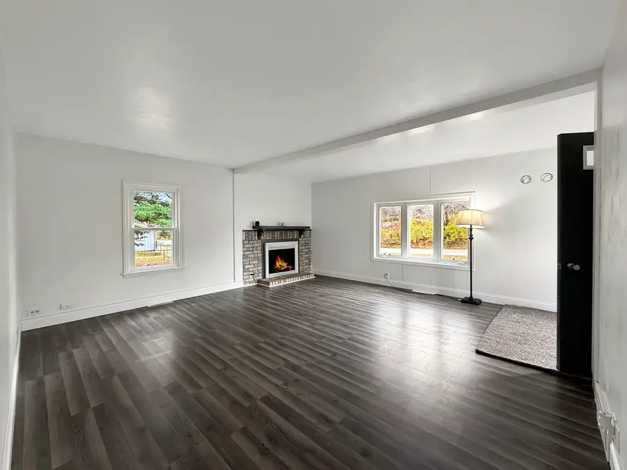 1534 W Fairview Road, Freeport, IL 61032 - Image #2