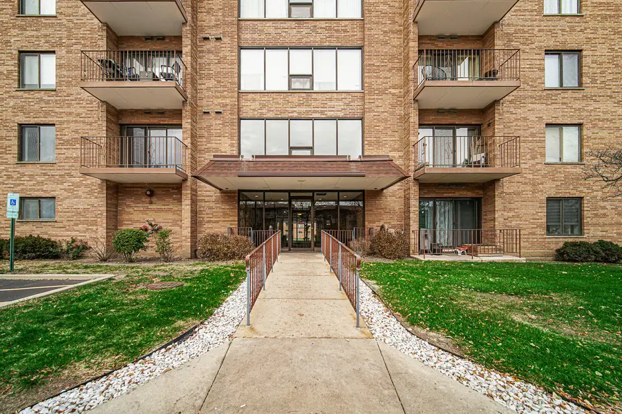 Address Withheld By Seller, Mount Prospect, IL 60056 - Image #3