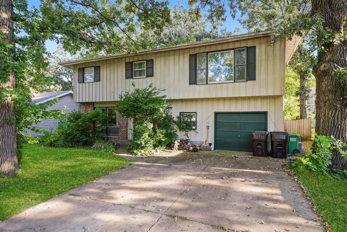 3025 Victoria Avenue, McHenry, IL 60050 - Image #1