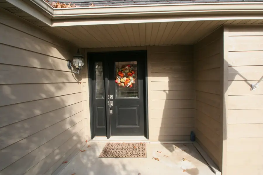 29976 Woodfield Drive, Mackinaw, IL 61755 - Image #2