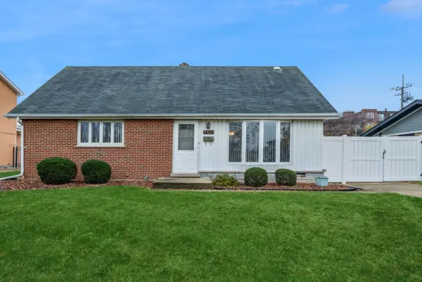 7101 Stanford Drive, Bridgeview, IL 60455