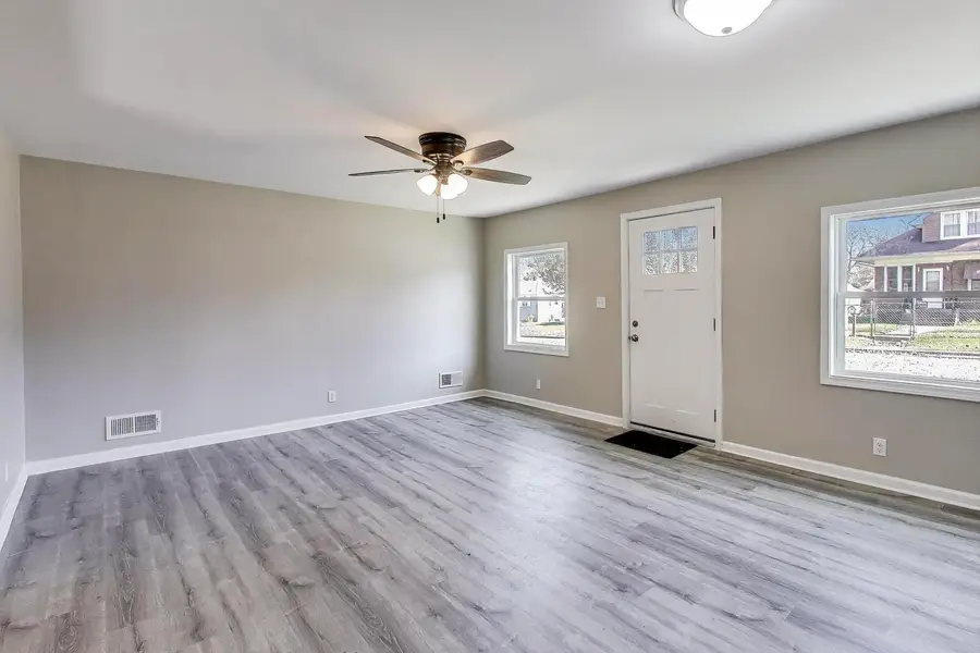 211 White Avenue, Joliet, IL 60433 - Image #2