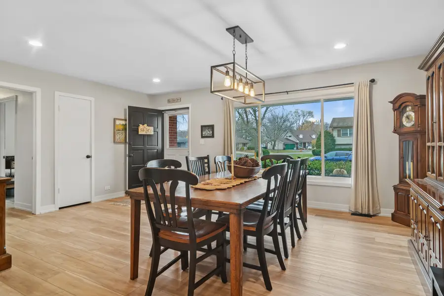 124 Braemar Drive, Elk Grove Village, IL 60007 - Image #3