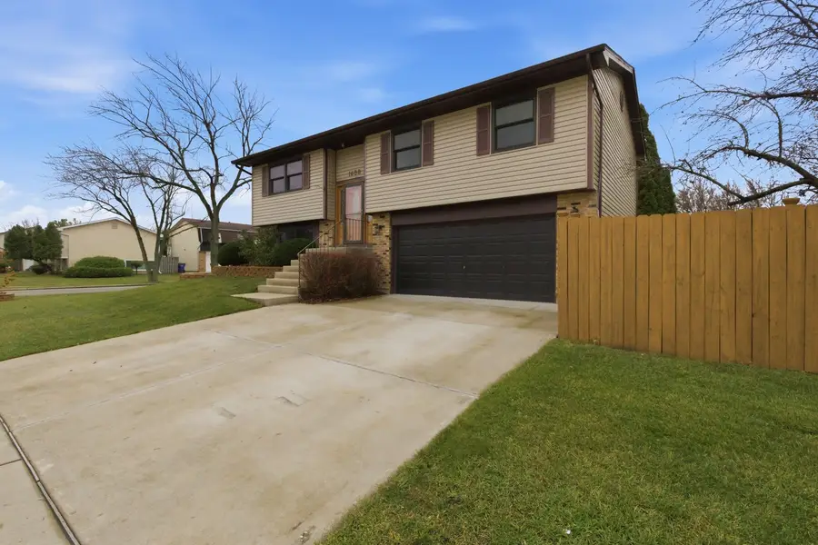 1688 President Street, Glendale Heights, IL 60139 - Image #2