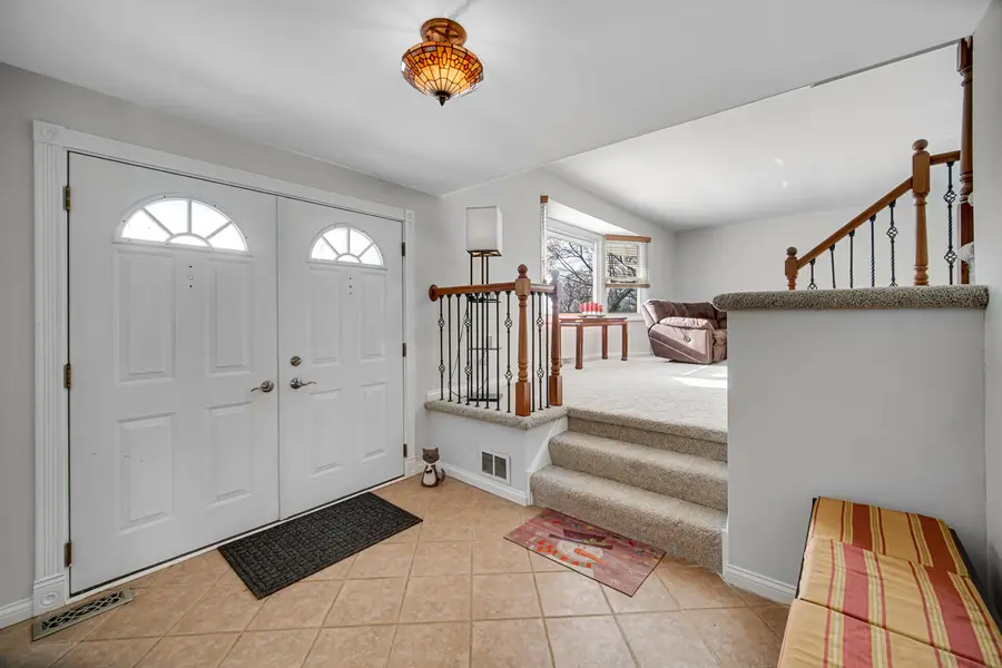 960 Norman Drive, Hoffman Estates, IL 60192 - Image #3