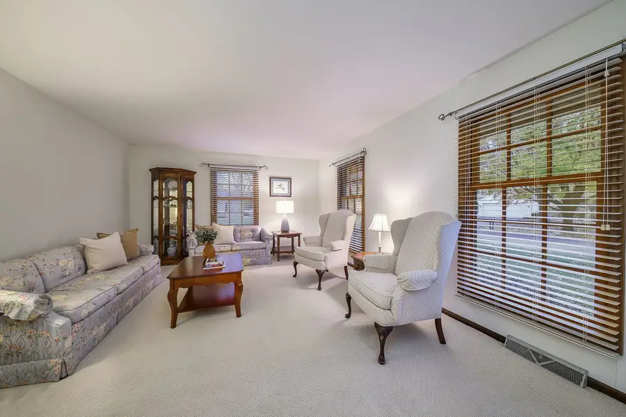 747 Redwing Drive, Geneva, IL 60134 - Image #3