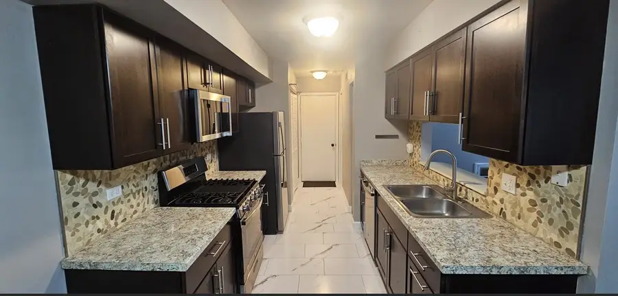 309 Teak Lane, Streamwood, IL 60107 - Image #2