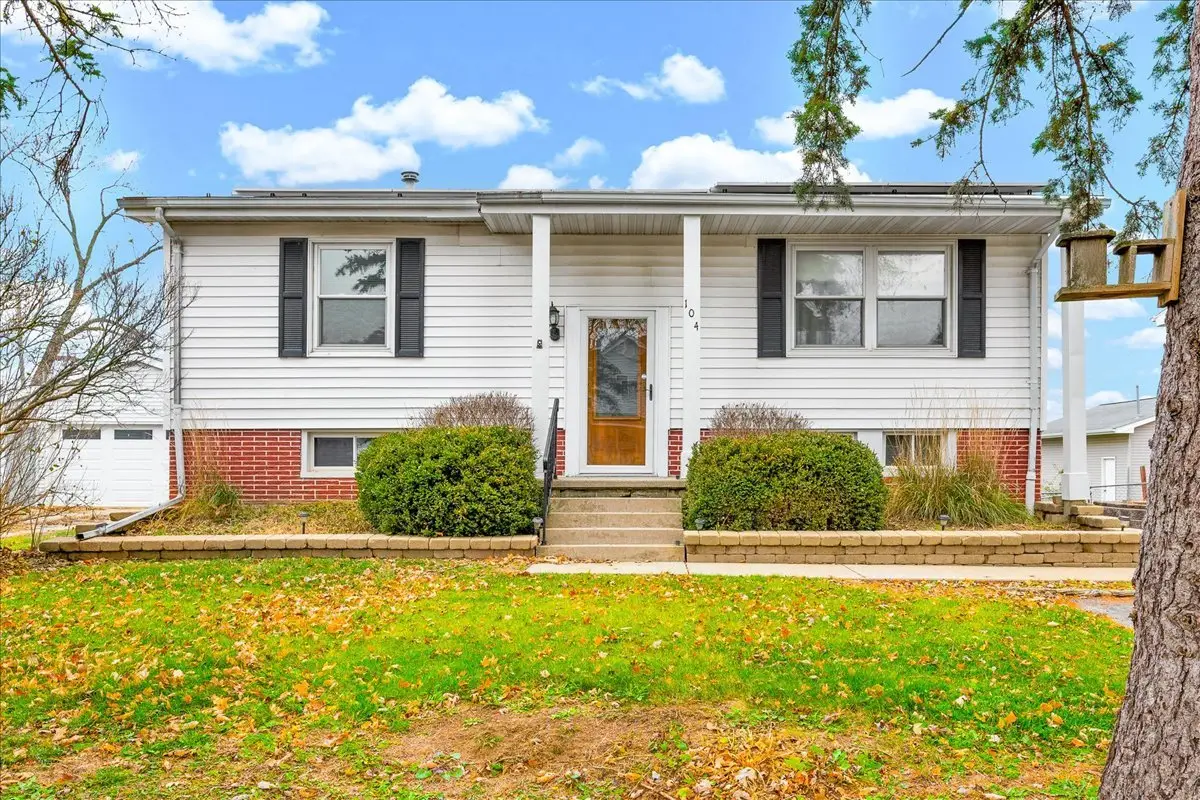 104 E Douglas Street, Carlock, IL 61725 - #1