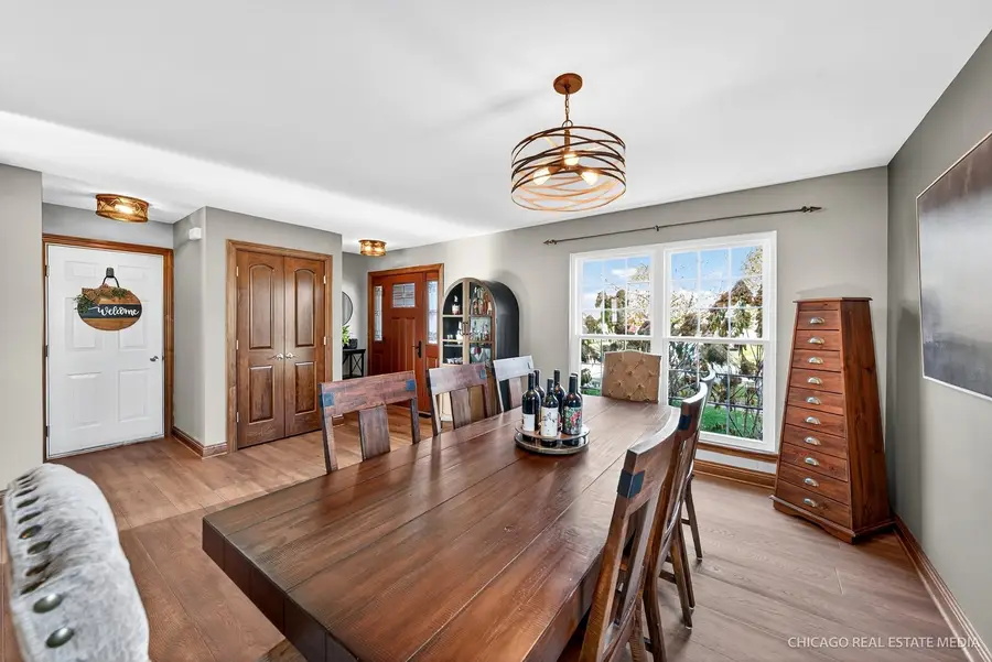 2843 Forestview Drive, Carpentersville, IL 60110 - Image #3