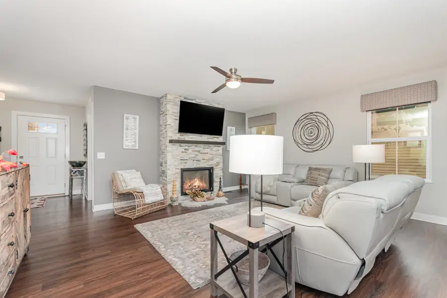 4312 E Millbrook Circle, Yorkville, IL 60560 - Image #2