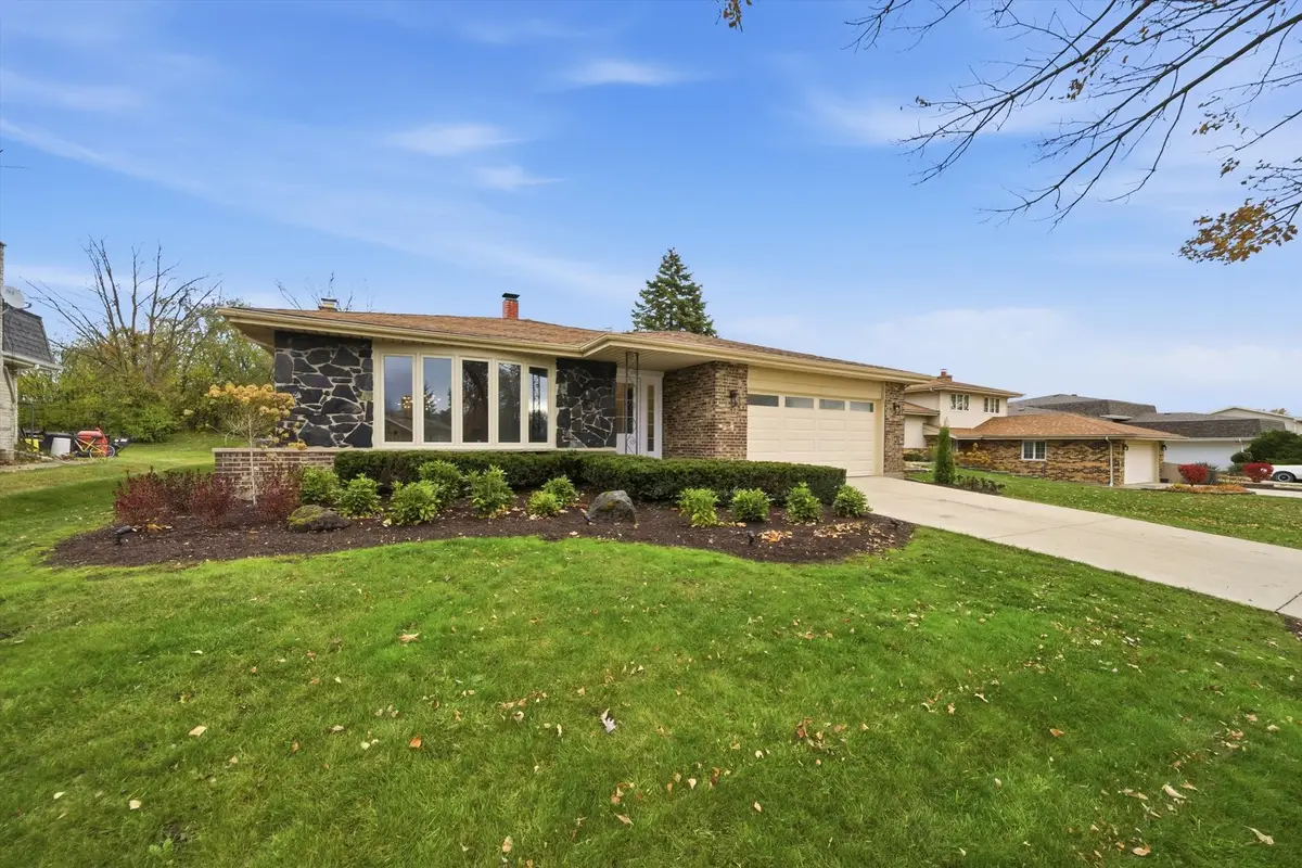 7725 Sawyer Road, Darien, IL 60561 - Image #1