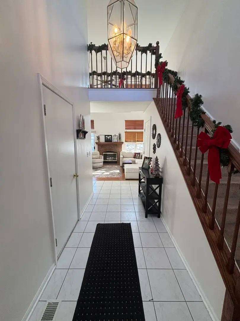 121 Crescent Lane #121, Schaumburg, IL 60193 - Image #3