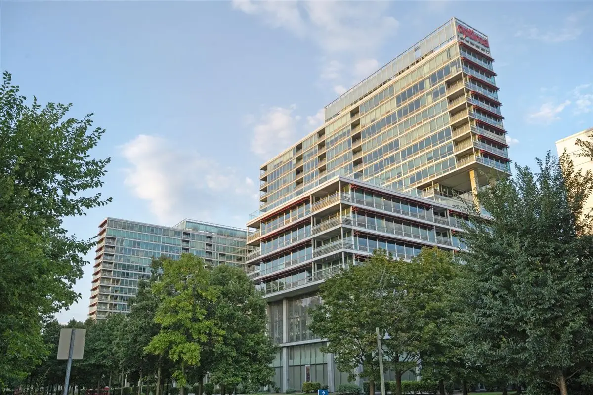 9715 Woods Drive #1110, Skokie, IL 60076 - Image #1