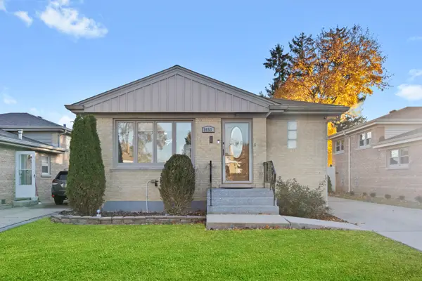 8653 N Merrill Street, Niles, IL 60714