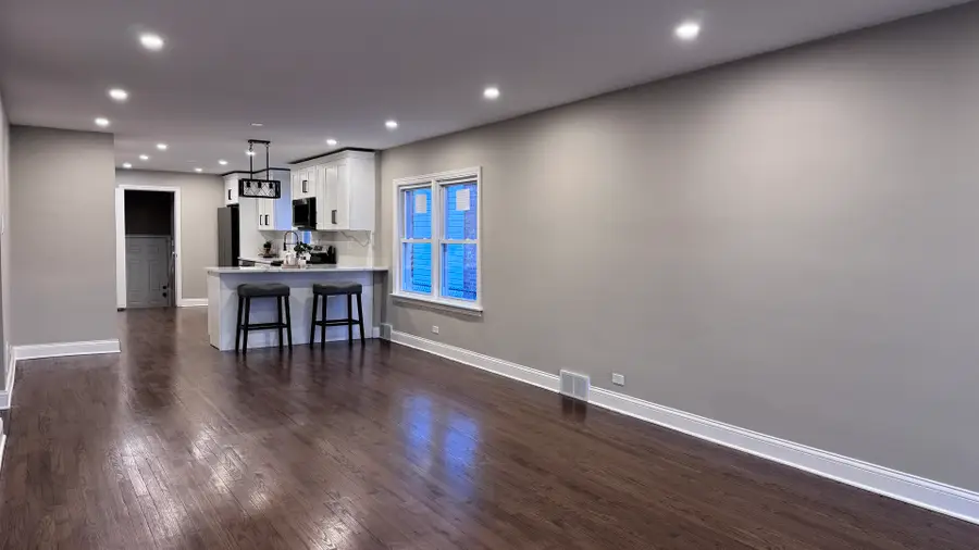 8943 S Ridgeland Avenue, Chicago, IL 60617 - Image #3