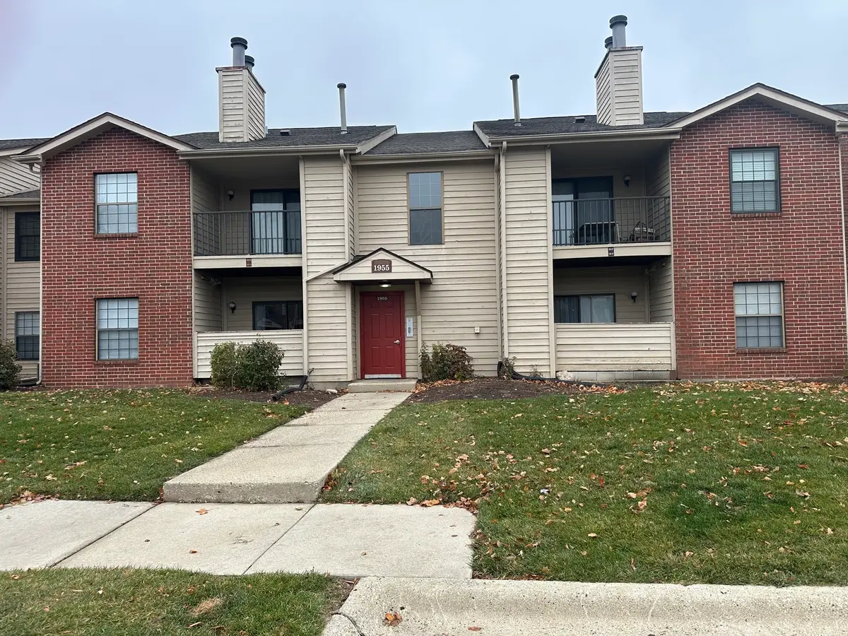 1955 N Hicks Road #105, Palatine, IL 60074 - Image #1