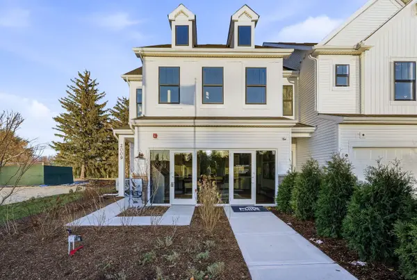 2025 Kensington Lane #03002, Hoffman Estates, IL 60169