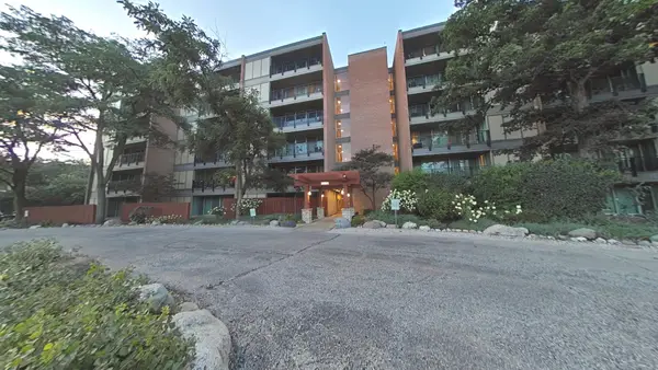 5950 Oakwood Drive #1G, Lisle, IL 60532