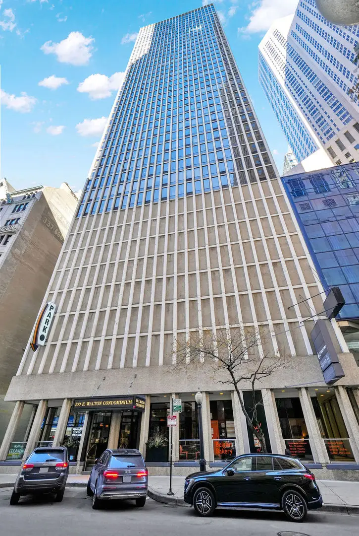 100 E Walton Street #17C, Chicago, IL 60611 - Image #2