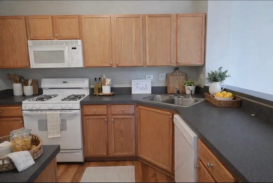 596 Fox Ridge Drive, Fox Lake, IL 60020 - Image #2