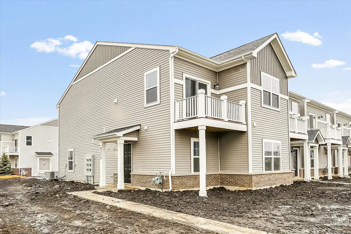 321 Kingsport Drive, South Elgin, IL 60177 - Image #1