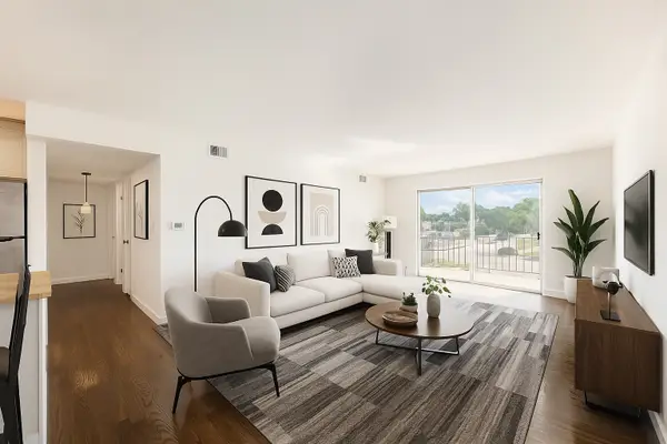 9820 S Pulaski Road S #213, Oak Lawn, IL 60453