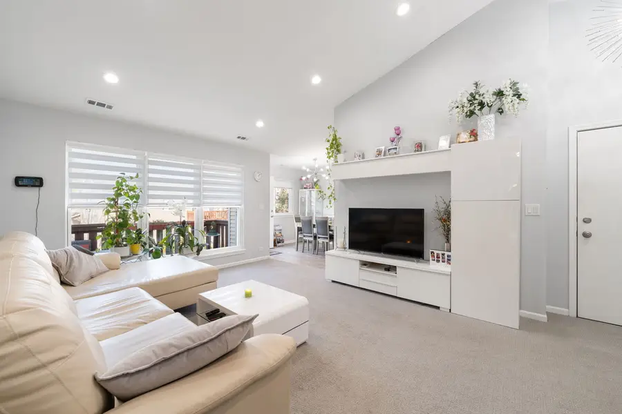 748 Sterling Court #A2, Bartlett, IL 60103 - Image #3