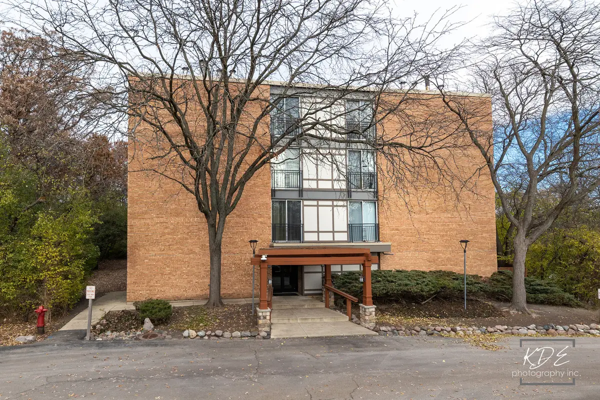 5830 Oakwood Drive #4F, Lisle, IL 60532 - Image #1