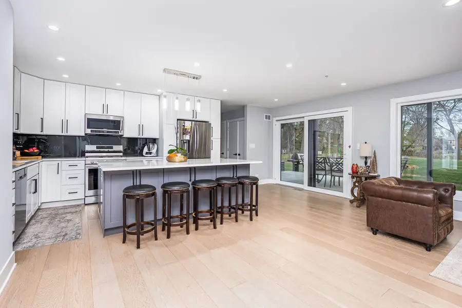 101 N Schoenbeck Road, Prospect Heights, IL 60070 - Image #2