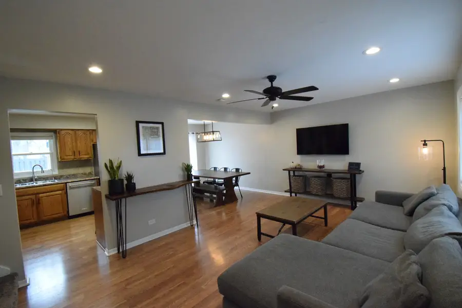 1919 Moore Avenue, Saint Charles, IL 60174 - Image #2