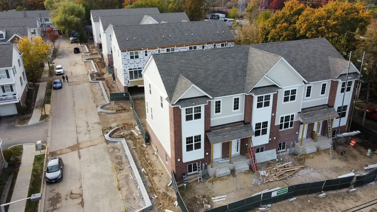 184 N East River Road, Des Plaines, IL 60016 - Image #1