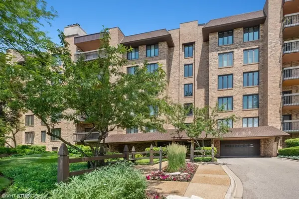 1721 Mission Hills Road #406, Northbrook, IL 60062