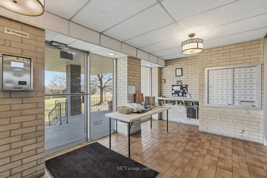 5400 Walnut Avenue #208, Downers Grove, IL 60515 - Image #3