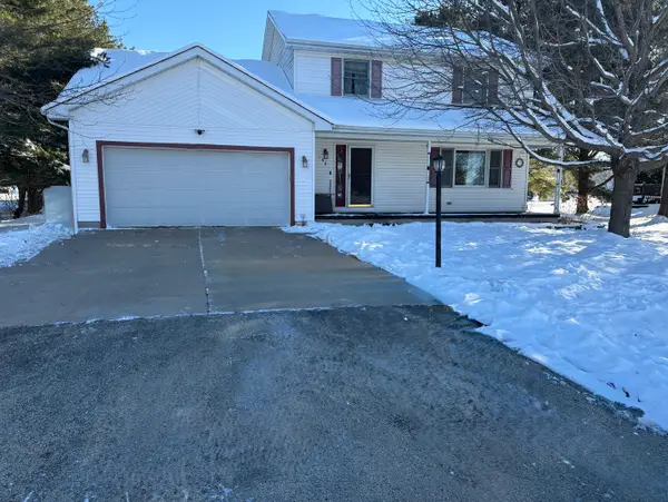 106 Windward Lane, Rochelle, IL 61068