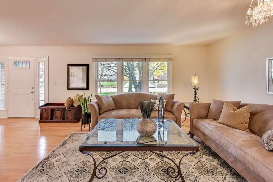 461 Evergreen Drive, Vernon Hills, IL 60061 - Image #3