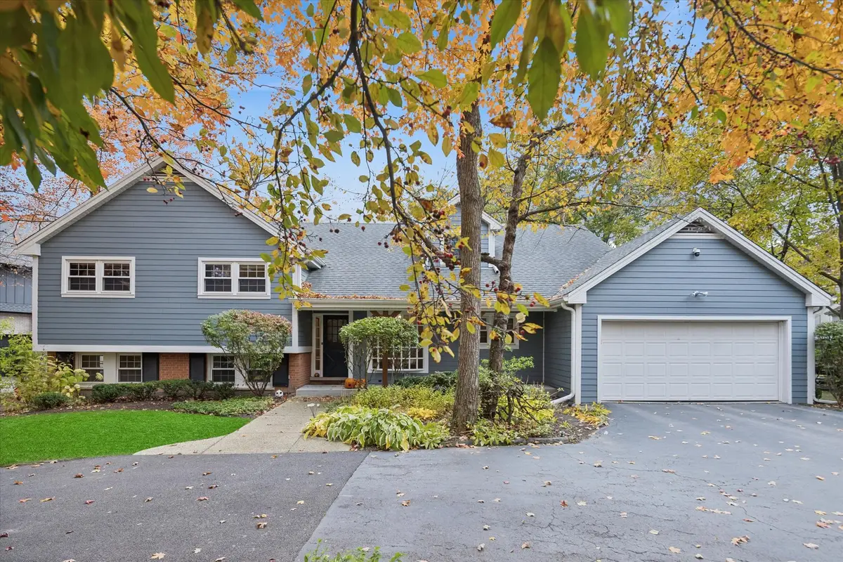 1233 Eastwood Lane, Northbrook, IL 60062 - Image #1