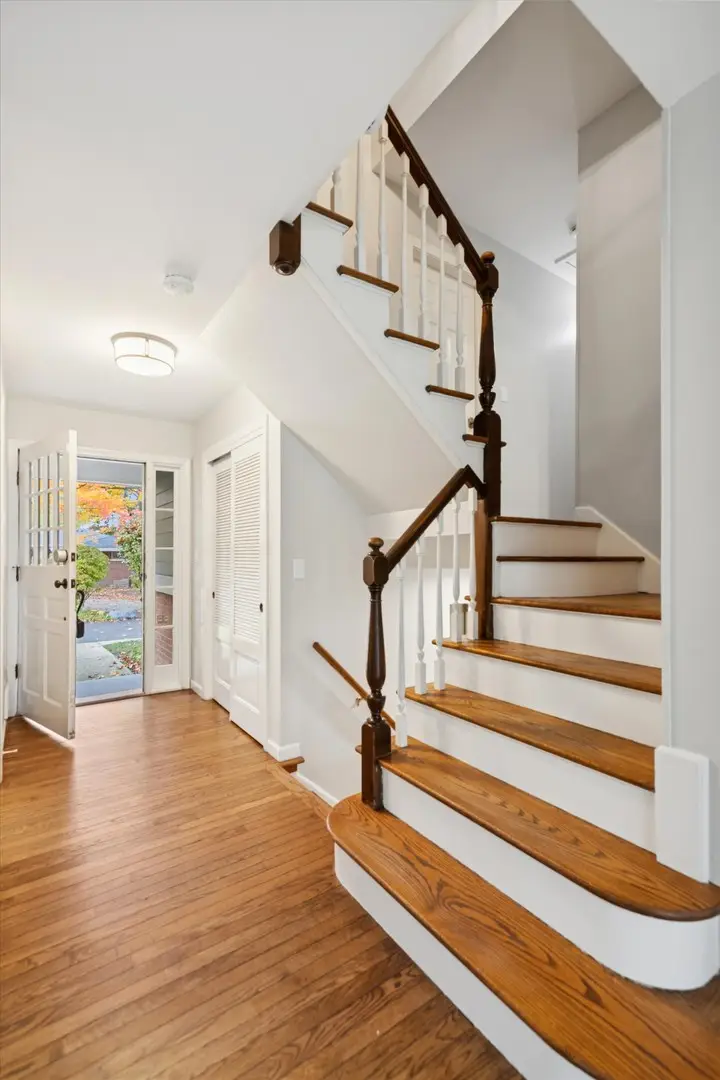 1233 Eastwood Lane, Northbrook, IL 60062 - Image #2