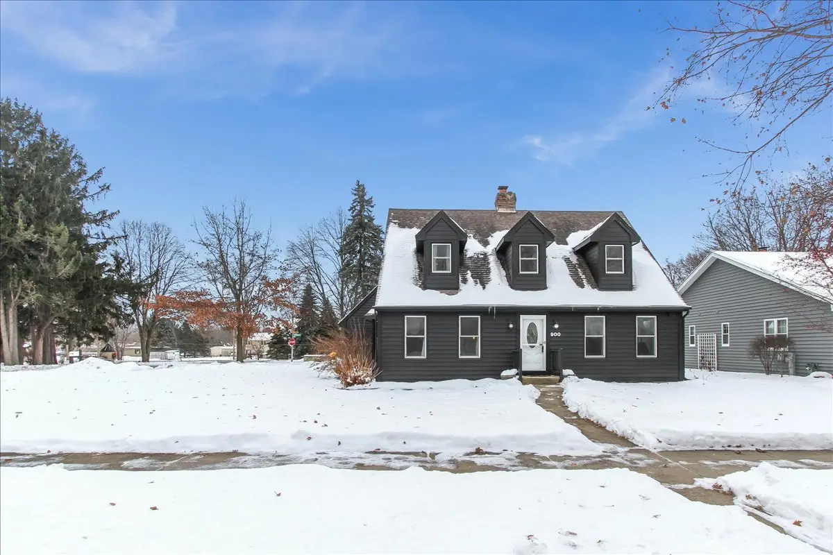 900 Glenmore Lane, Elgin, IL 60124 - Image #1