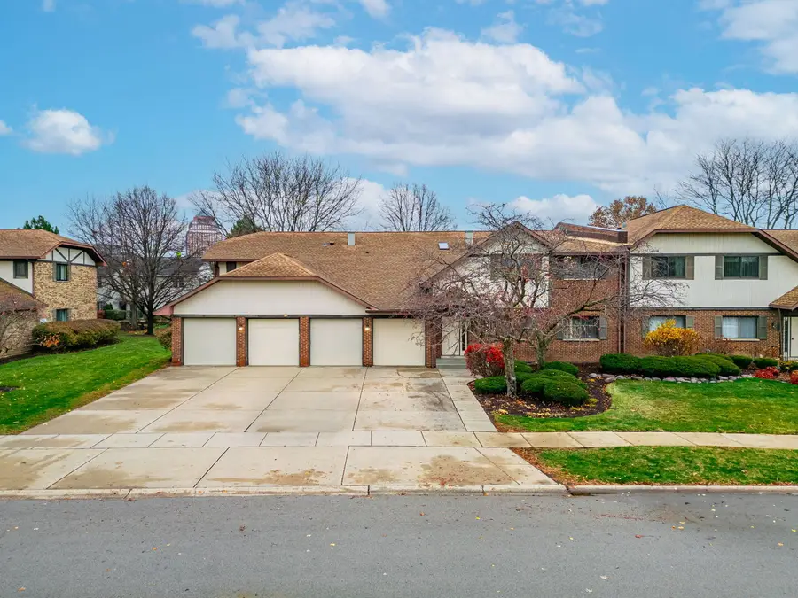 201 Walters Lane #2A, Itasca, IL 60143 - Image #2