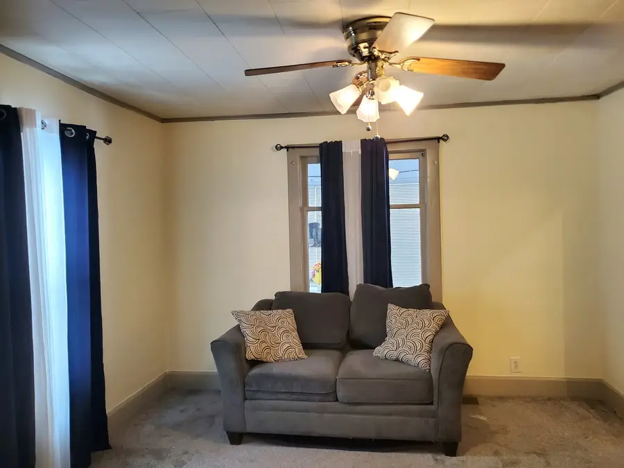 803 E Illinois Street, Freeport, IL 61032 - Image #2