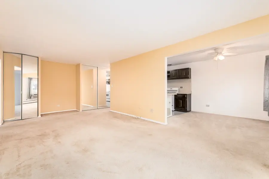 2628 N Windsor Drive #101, Arlington Heights, IL 60004 - Image #2