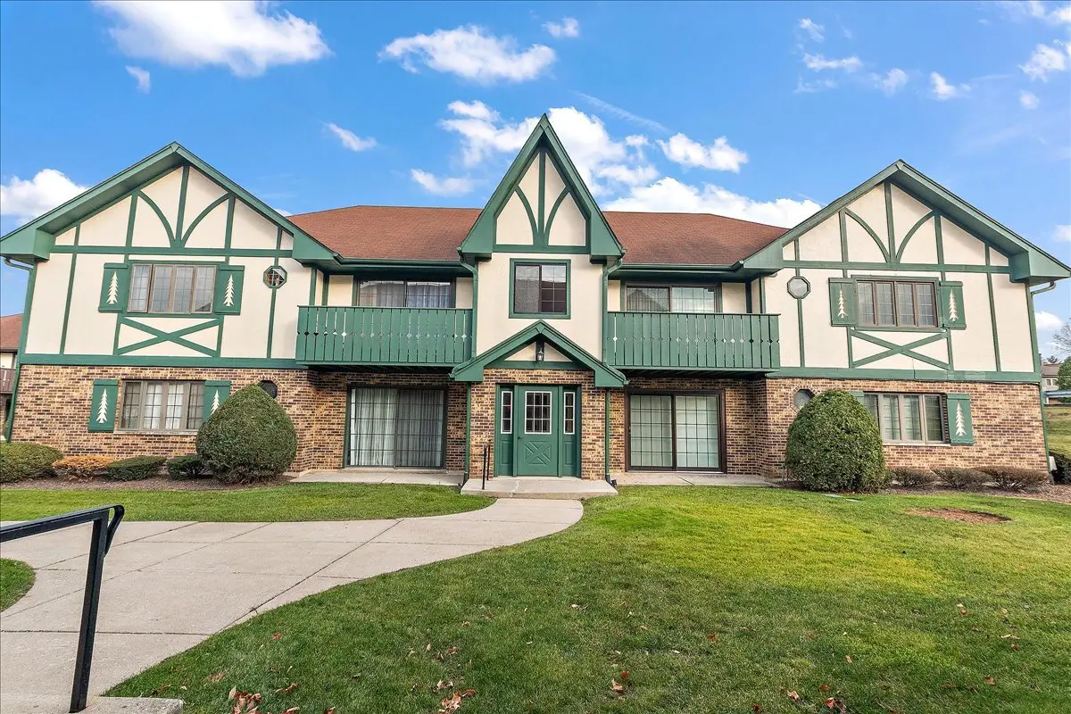 8058 Autobahn Drive #202, Palos Park, IL 60464 - Image #1